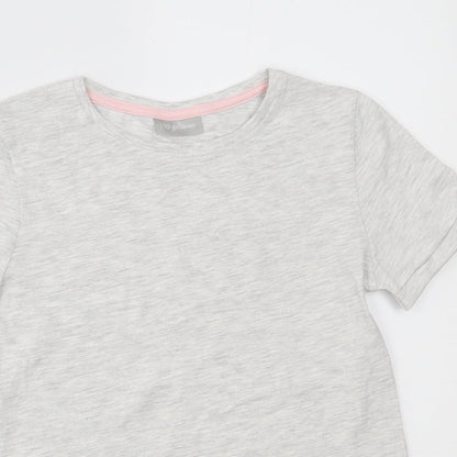 Close-up detail of Matalan girls’ grey basic t-shirt, size 8, years