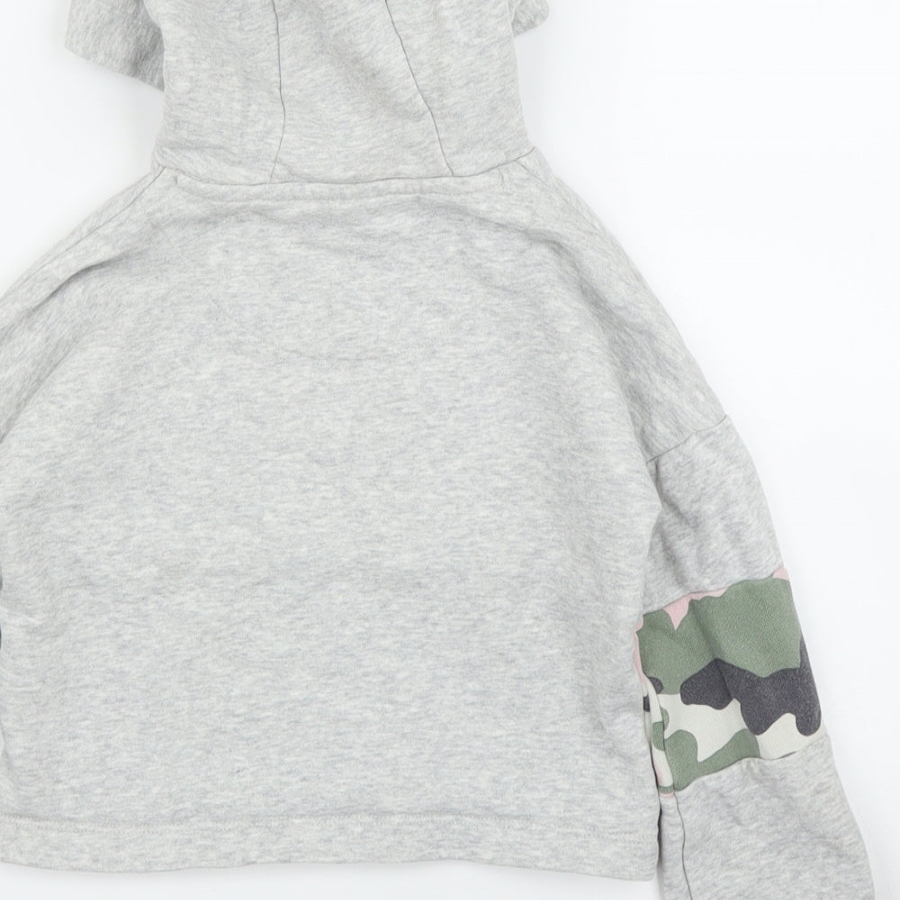F&F Girls Grey Camouflage  Pullover Hoodie Size 5 Years