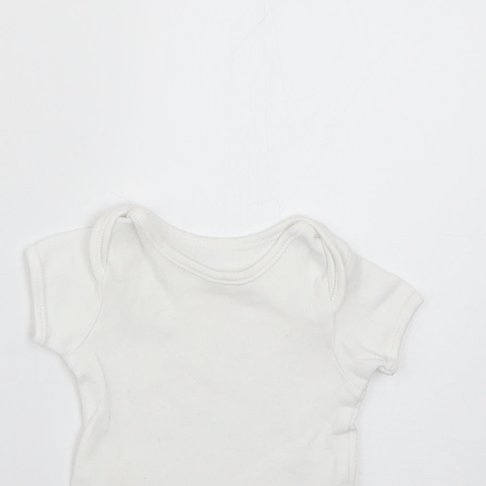 George Baby White   Babygrow One-Piece Size Newborn