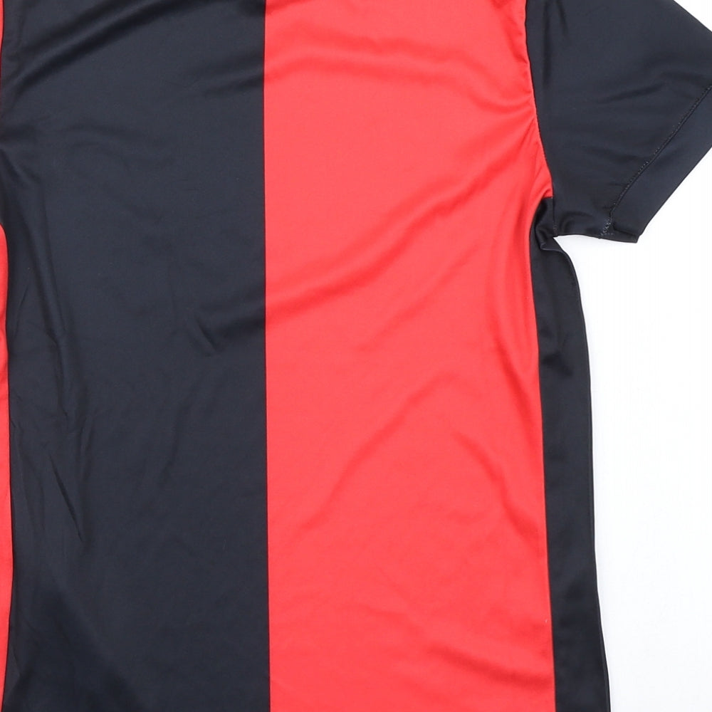 Umbro Boys Red Striped  Basic T-Shirt Size 9 Years