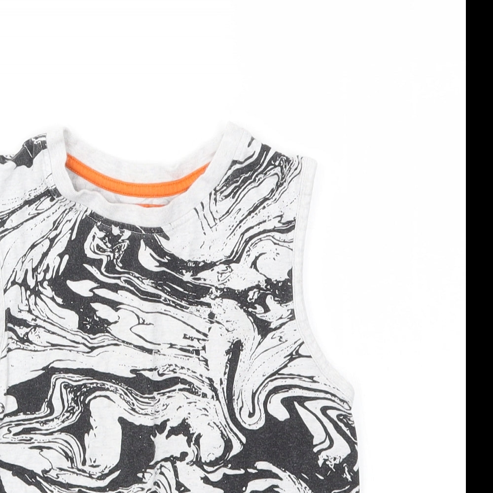 F&F Boys Grey Geometric  Basic T-Shirt Size 6-7 Years