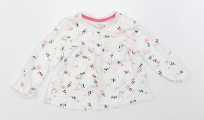 Additional front view of F&F girls’ white basic t-shirt, size 3-6, months