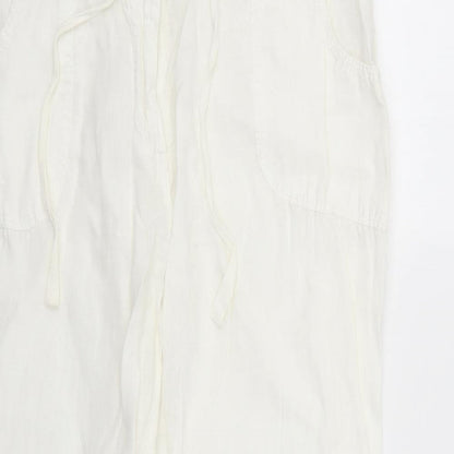 Close-up detail of Denim & Co. women’s white trousers, size UK 16, 26-inch leg