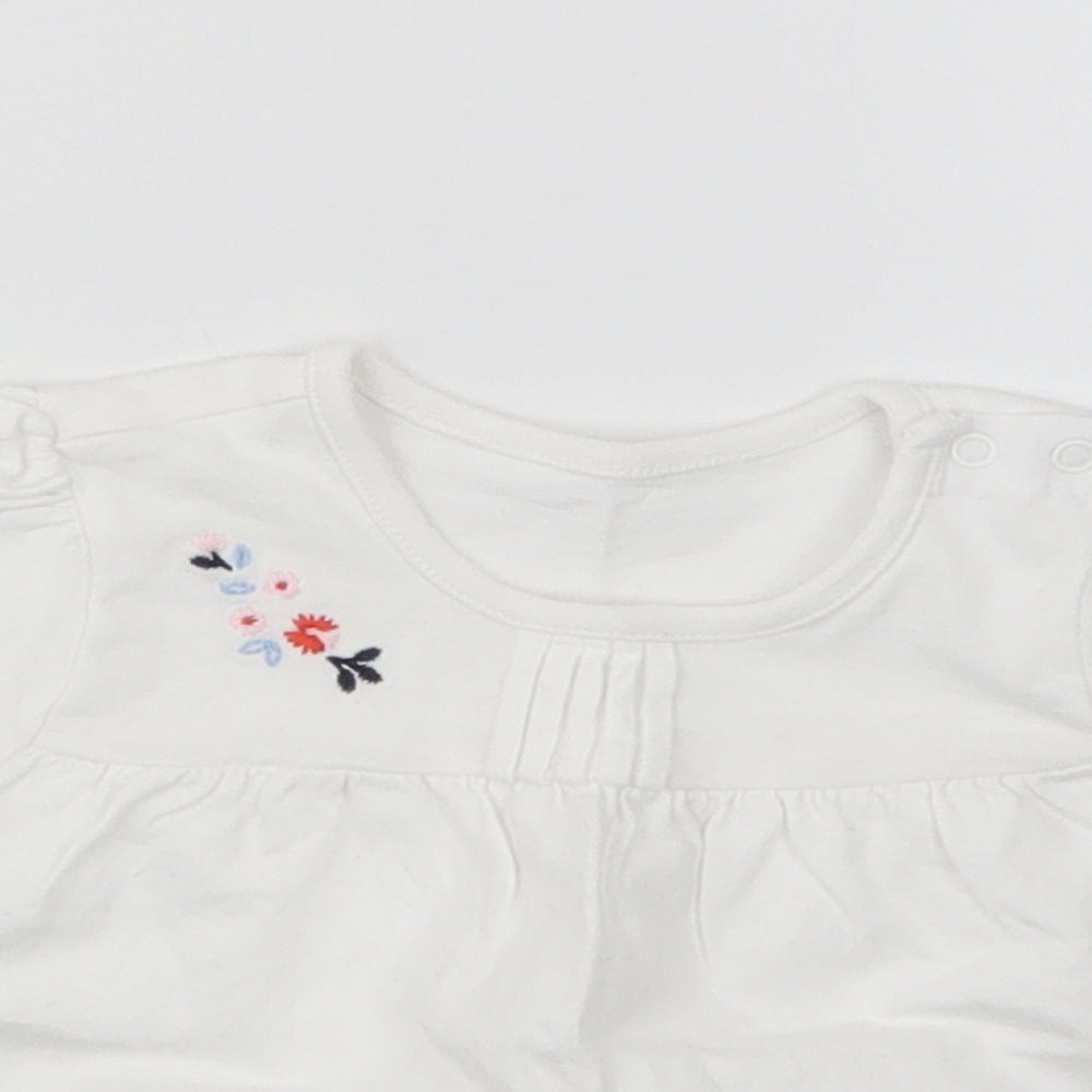 Nutmeg Girls White   Basic T-Shirt Size 3-6 Months