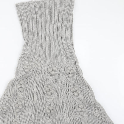 Close-up detail of Papaya women’s grey knit jacket poncho, size L