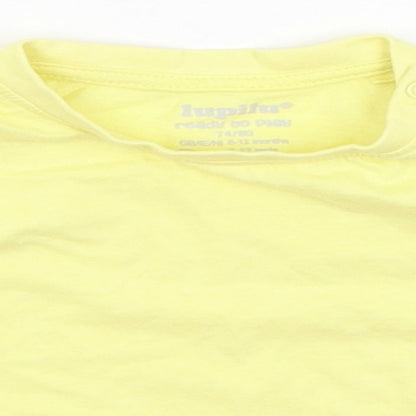 Close-up detail of Lupilu Baby Yellow Basic T-Shirt, size 9-12, Months