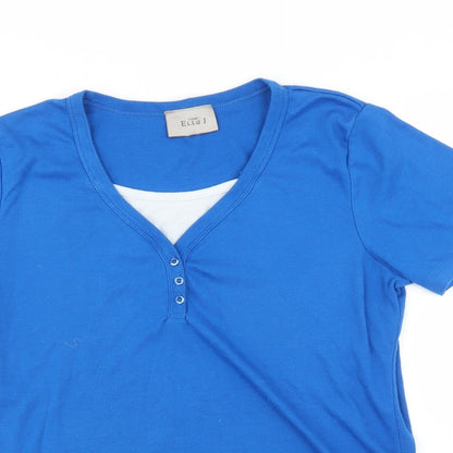Close-up detail of Ella J women’s blue basic t-shirt, size M