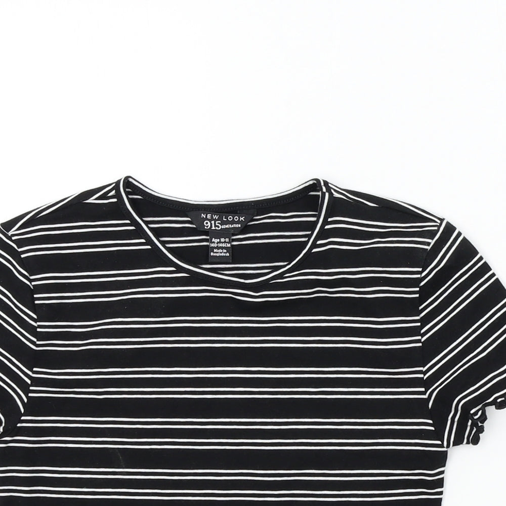 newlook Girls Black Striped  Basic T-Shirt Size 10-11 Years