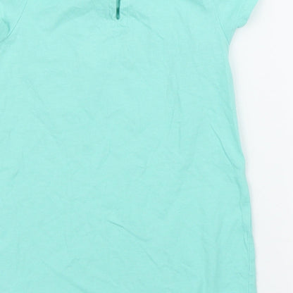 Brand and care label for Gap girls’ green basic t-shirt, size 12, months