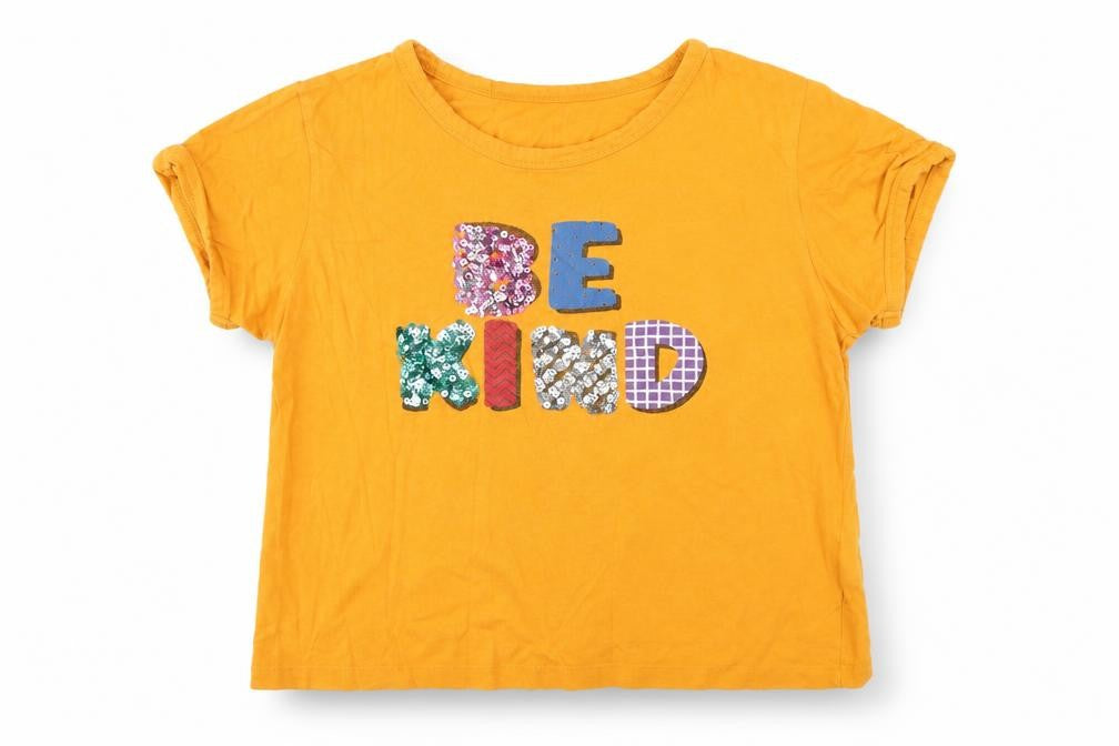 messy bun just chillin Girls Yellow   Basic T-Shirt Size M