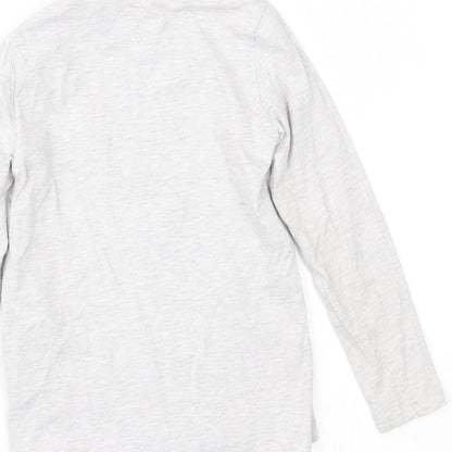 Brand and care label for Primark girls’ grey basic blouse, size 5-6, years