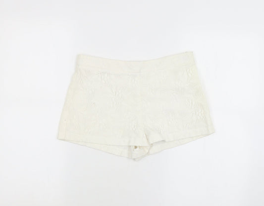 Preworn Womens White   Cut-Off Shorts Size 8
