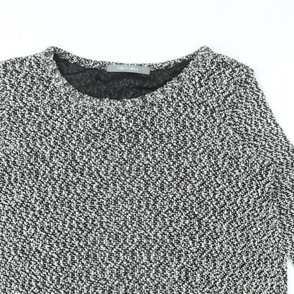 Close-up detail of COIN 1804 women’s grey basic t-shirt, size L