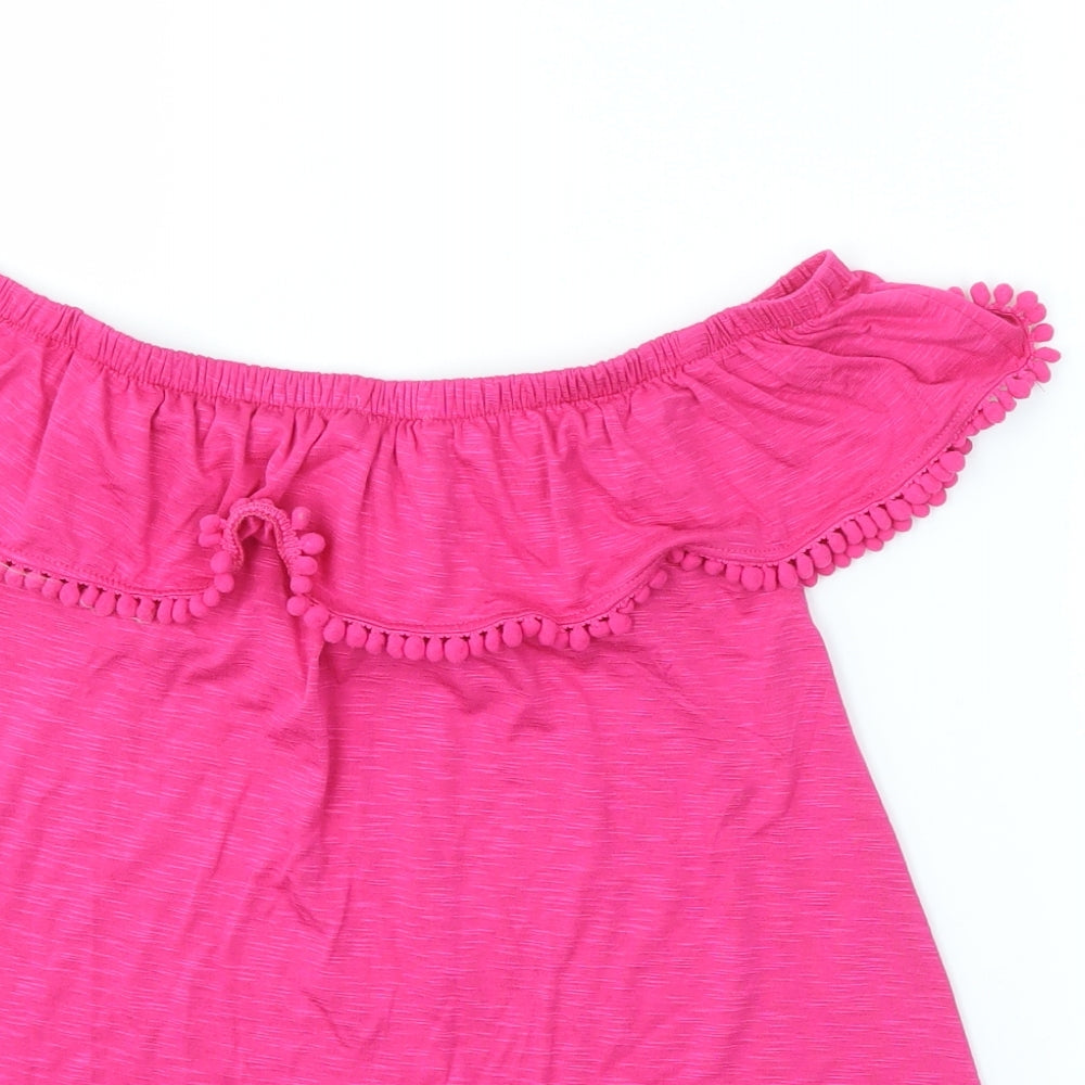 Close-up detail of F&F girls’ pink basic t-shirt, size 12-13, years