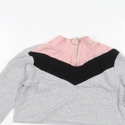 Close-up detail of Select girls’ grey basic t-shirt, size 9, years