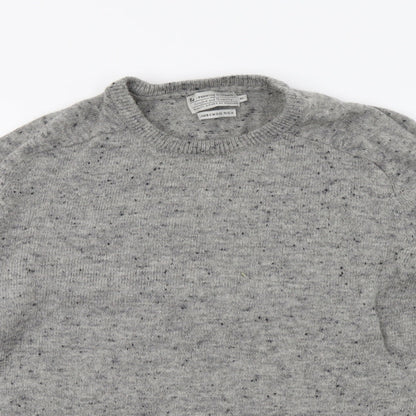 Close-up detail of TU men’s grey knit pullover sweatshirt, size XL