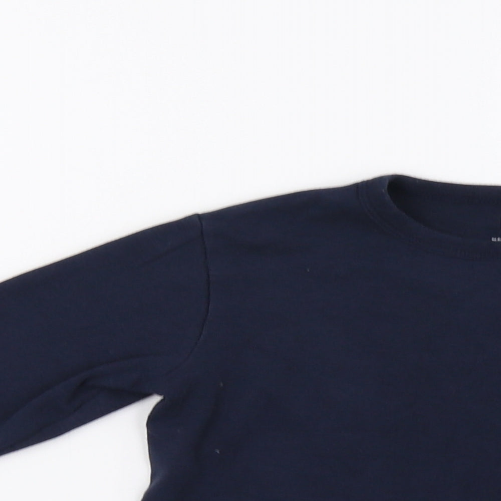 Close-up detail of Gap girls’ blue basic t-shirt, size 5, years