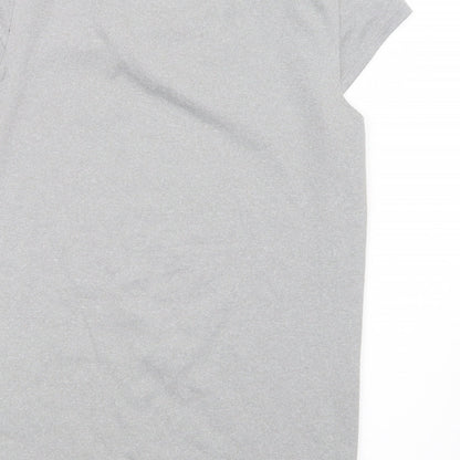 Brand and care label for 32 Degrees girls’ grey basic t-shirt, size 9-10, years
