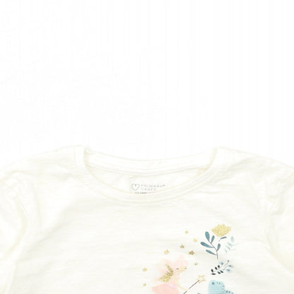 Close-up detail of Primark Baby White Basic T-Shirt, size 12-18, Months