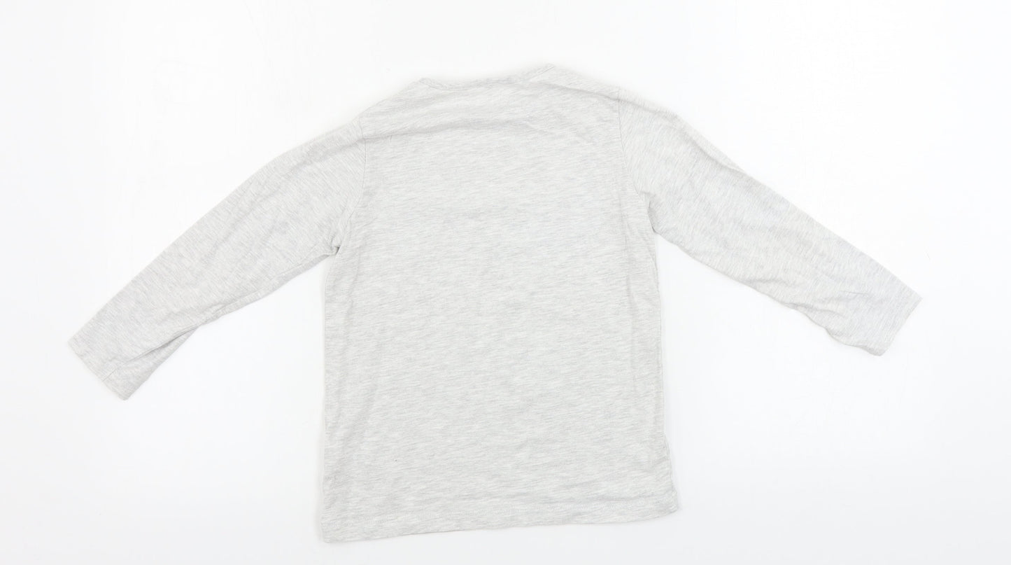 Primark  Girls Grey   Basic T-Shirt Size 5-6 Years