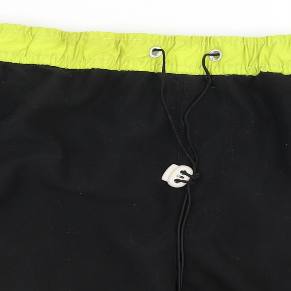 Native Youth Mens Black   Athletic Shorts Size 36 in