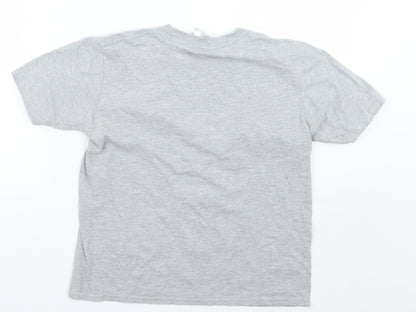 Back view of Gildan girls’ grey basic t-shirt, size L