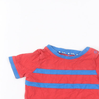 Close-up detail of Tu Baby Red Basic T-Shirt, size 6-9, Months