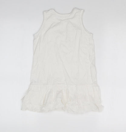 Back view of COMBI MINI girls’ white basic t-shirt, size 5, years