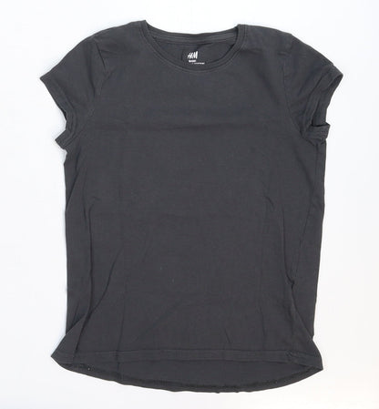 Front view of H&M girls’ grey basic t-shirt, size 9-10, years