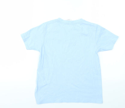 Back view of Gildan girls’ blue basic t-shirt, size M