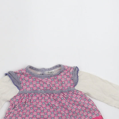 Close-up detail of F&F girls’ blue geometric basic t-shirt, size 3-6, months