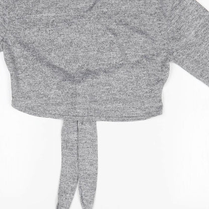 Brand and care label for I SAW IT FIRST women’s grey basic t-shirt, size S