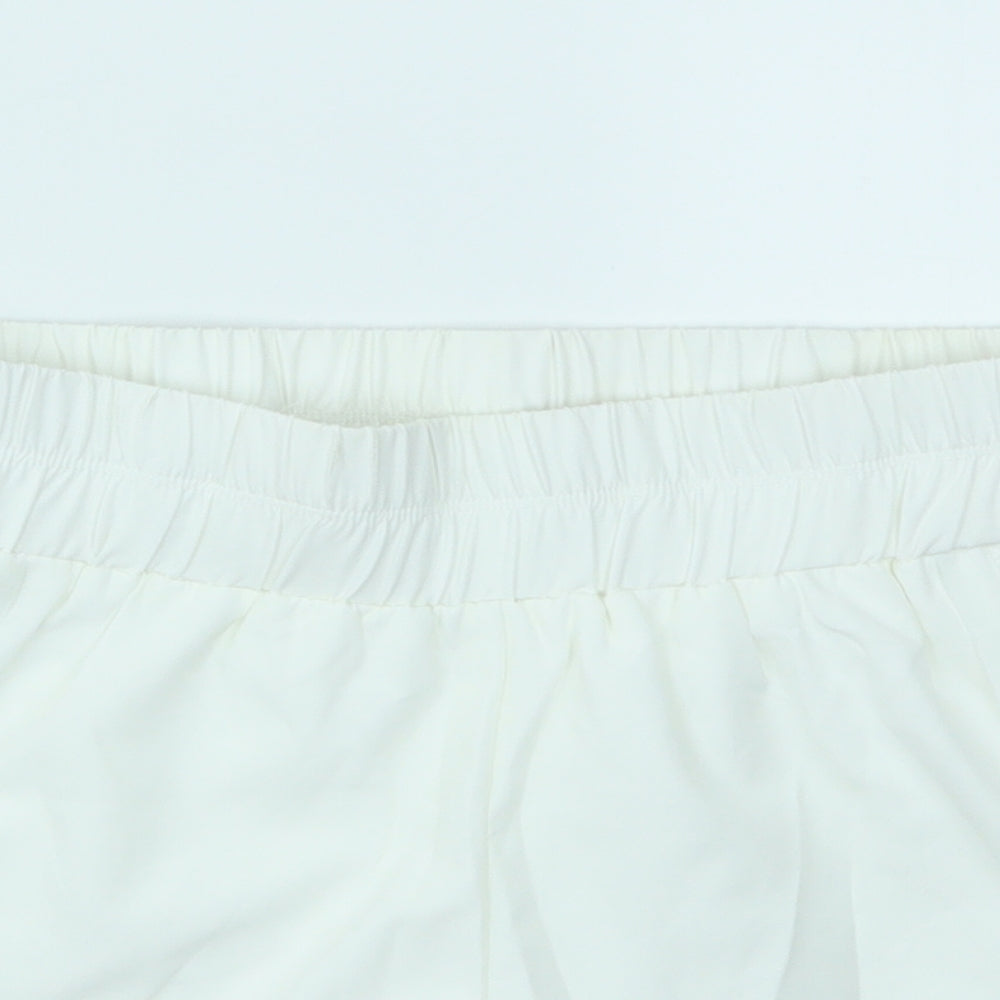 Preworn Womens White   Cut-Off Shorts Size M - stretch waistband