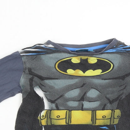 Preloved DC Comics Boys Grey Solid   Pyjama Top Size 7-8 Years  - Bat Man Torso - Detail