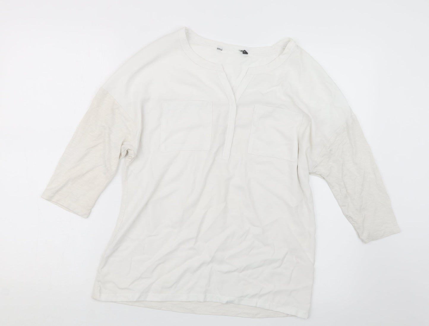 Preworn Womens White   Basic T-Shirt Size 10