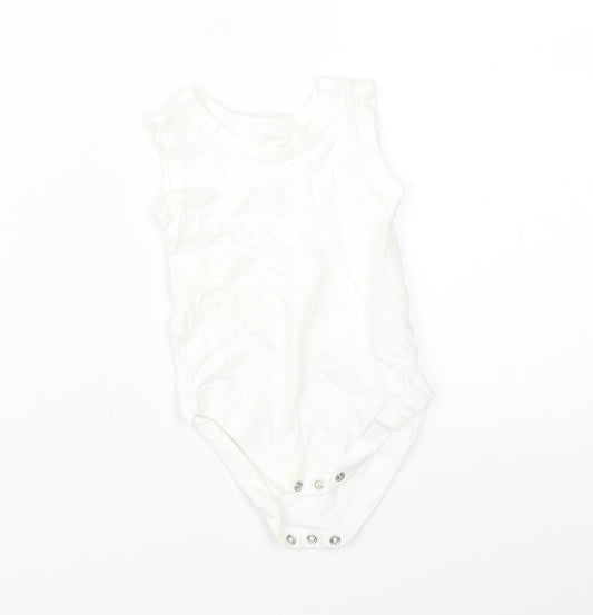 George Baby White   Babygrow One-Piece Size 6-9 Months