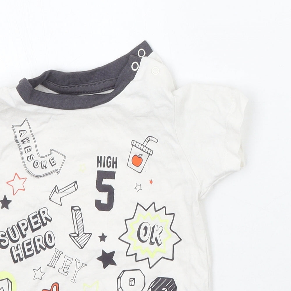 Nutmeg Baby White Geometric  Basic T-Shirt Size 9-12 Months