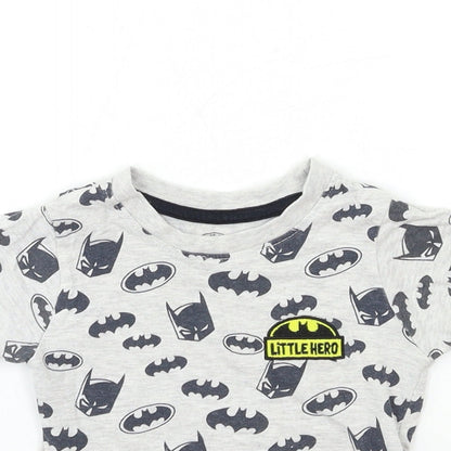 Preloved Batman Baby Grey   Basic T-Shirt Size 12 Months  - Little Hero - Detail