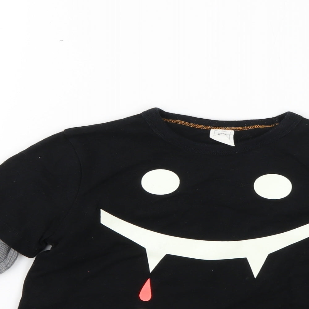 Gap Boys Multicoloured   Basic T-Shirt Size 5 Years