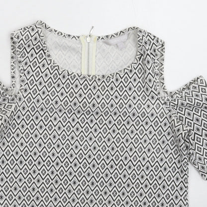 Red Herring Womens White Geometric  Basic T-Shirt Size 8