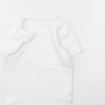 Preloved m&s Girls White   Basic T-Shirt Size 4 Years - Label