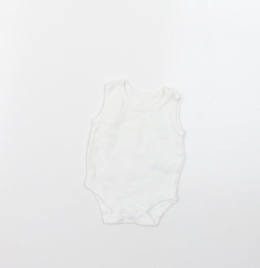 George Baby White   Babygrow One-Piece Size Newborn