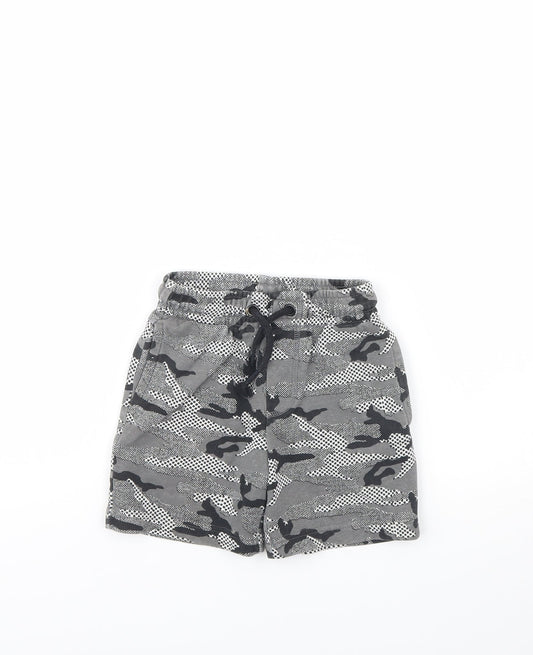 Nutmeg Boys Grey Camouflage  Sweat Shorts Size 4 Years