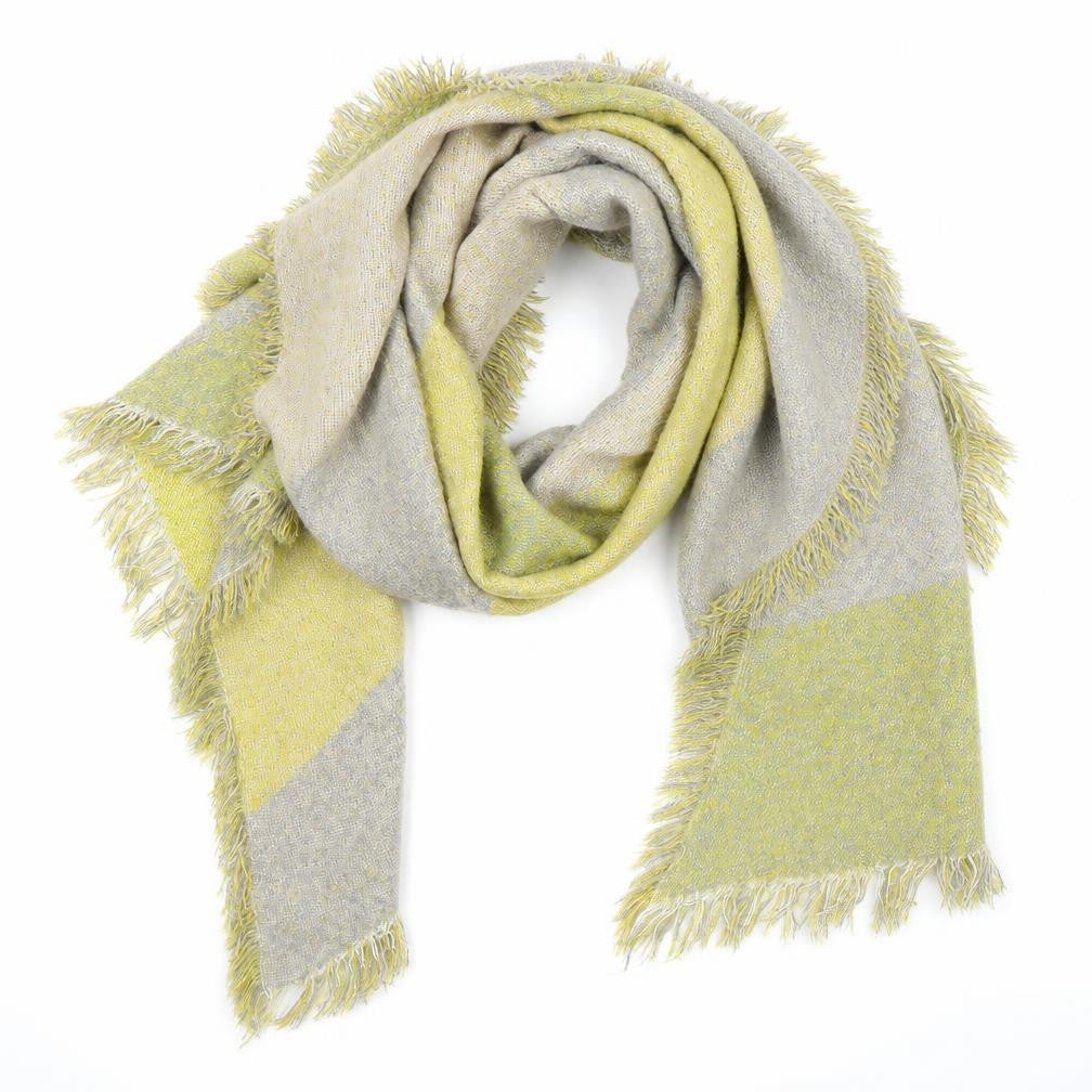 Preworn Unisex Green    Shawl/Wrap