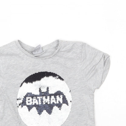Preloved Primark Girls Grey   Basic T-Shirt Size 7-8 Years  - Batman - Detail