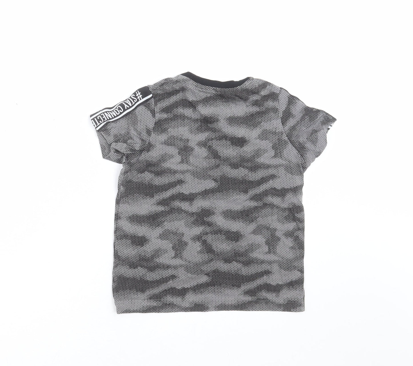 Matalan Boys Grey Camouflage  Basic T-Shirt Size 5 Years