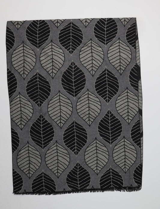 Preworn Womens Grey Geometric Acrylic  Shawl/Wrap