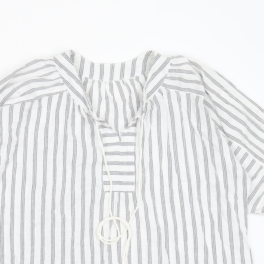 Preworn Womens White Striped Polyester Basic Blouse Size S V-Neck