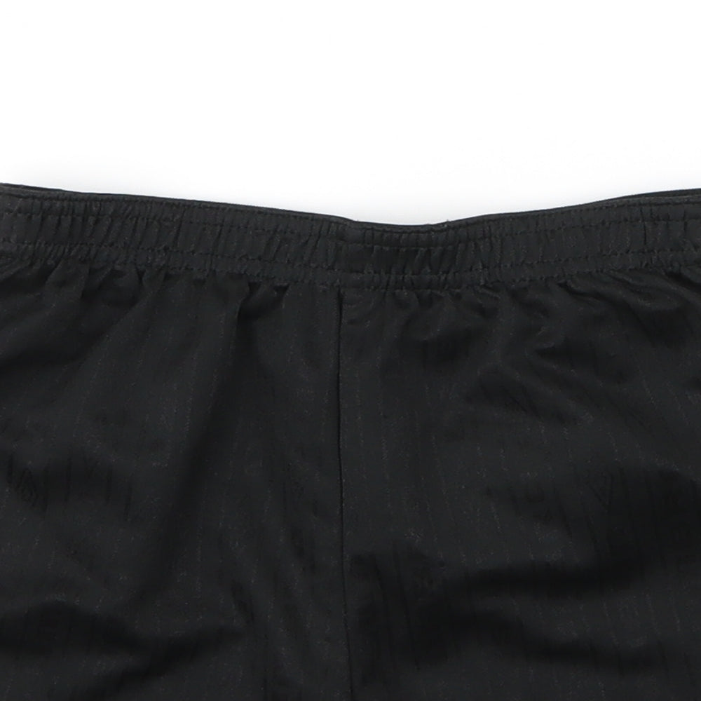 Umbro Boys Black  Polyester Sweat Shorts Size 5 Years  Regular