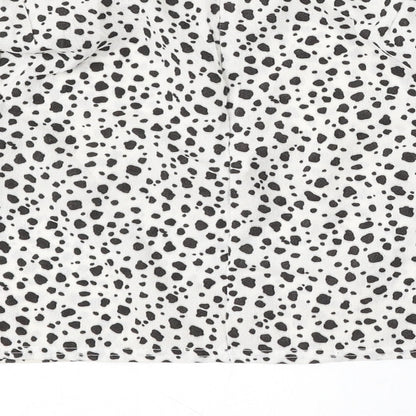 Preloved PRETTYLITTLETHING Womens White Animal Print Polyester Basic Blouse Size 6 Round Neck - Label